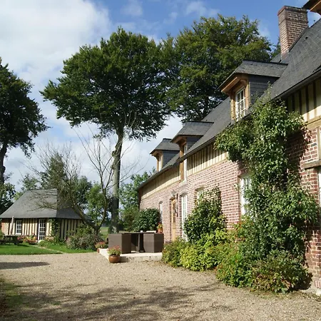 Holiday home Gites Normands De Charme Les Chataigniers
