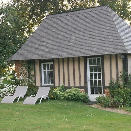 Holiday home Gites Normands De Charme Les Chataigniers